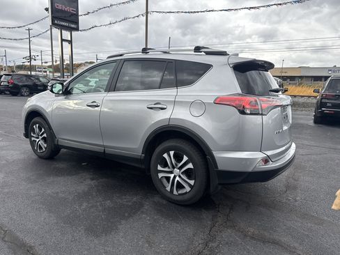 Used 2017 Toyota RAV4 LE image 6