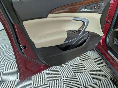 Used 2017 Buick Regal Premium w/ Driver Confidence Package #2 image 25