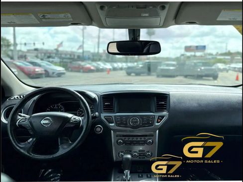 Used 2019 Nissan Pathfinder SL AWD/4WD image 15