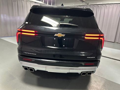 Used 2024 Chevrolet Traverse RS image 6