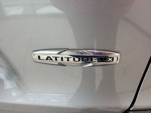 Used 2021 Jeep Cherokee Latitude Lux image 8