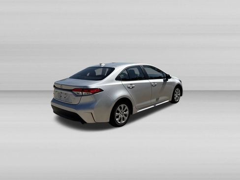 Used 2025 Toyota Corolla LE FWD image 6