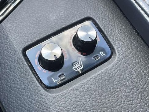 Used 2014 Toyota Avalon XLE image 26