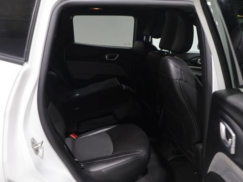 Used 2024 Jeep Compass Latitude AWD/4WD image 20