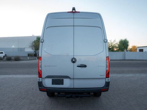 Used 2025 Mercedes-Benz Sprinter 2500 image 6