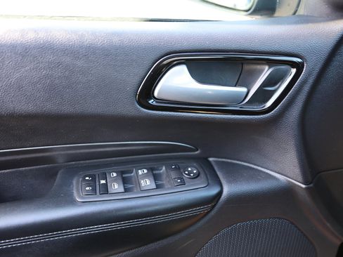 Used 2022 Dodge Durango SXT image 33