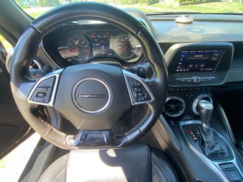 Used 2020 Chevrolet Camaro LT RWD image 10