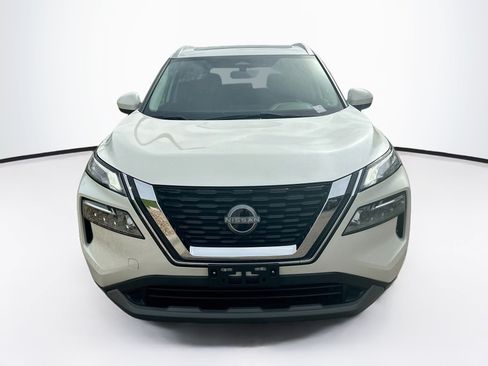 Used 2023 Nissan Rogue SV w/ SV Premium B Package AWD/4WD image 2