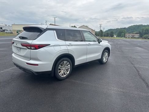 Used 2022 Mitsubishi Outlander ES FWD image 32