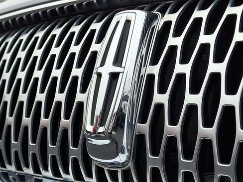 Used 2022 Lincoln Nautilus AWD w/ Premium Package image 32