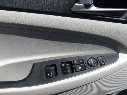 Used 2018 Hyundai Tucson SEL image 14