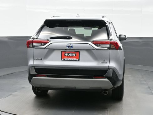 Used 2024 Toyota RAV4 SE AWD/4WD image 5