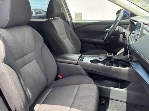 Used 2025 Nissan Rogue SV FWD image 38
