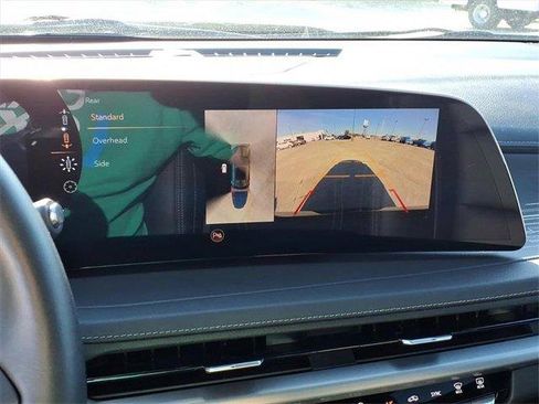 Used 2025 Cadillac XT4 Premium Luxury image 13