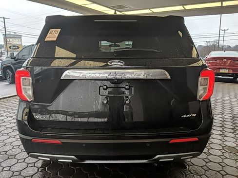 Used 2023 Ford Explorer XLT w/ Equipment Group 202A image 6