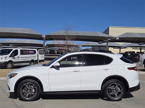 Used 2022 Alfa Romeo Stelvio Sprint image 4