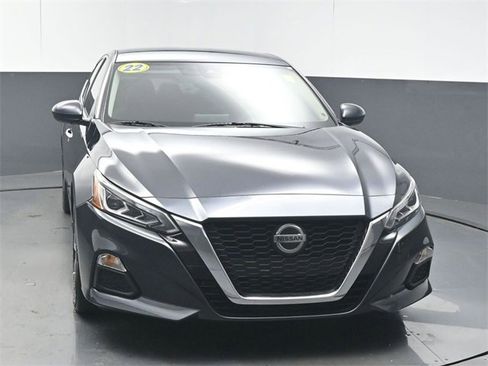 Used 2022 Nissan Altima 2.5 SV image 3