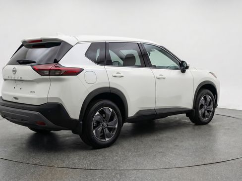 Used 2025 Nissan Rogue SV image 9