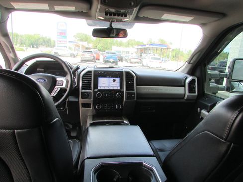 Used 2019 Ford F350 Lariat w/ Chrome Package image 11