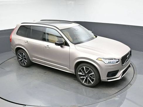 Used 2023 Volvo XC90 T8 Ultimate AWD/4WD image 18