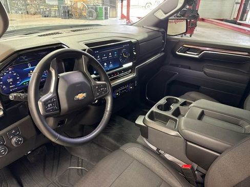 Used 2025 Chevrolet Silverado 1500 LT image 13