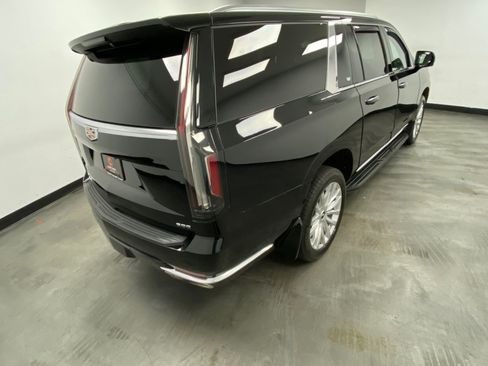 Used 2022 Cadillac Escalade ESV Luxury AWD/4WD image 5