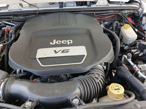 Used 2012 Jeep Wrangler Unlimited Sport image 63