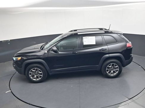 Used 2021 Jeep Cherokee Trailhawk AWD/4WD image 38