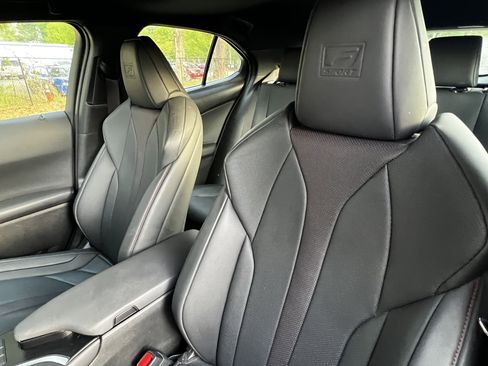 Used 2023 Lexus UX 250h F Sport image 18