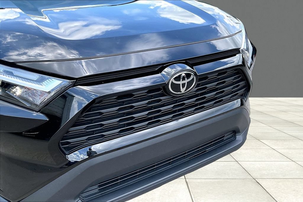 Used 2025 Toyota RAV4 XLE AWD/4WD image 23