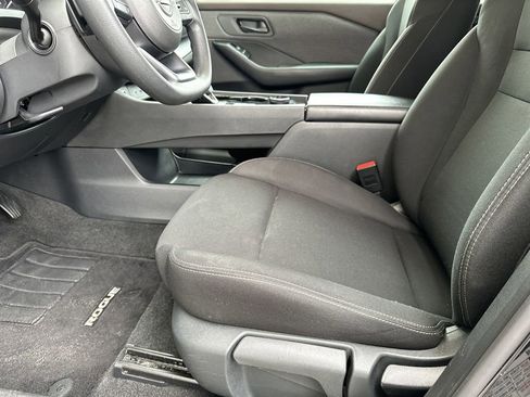Used 2023 Nissan Rogue S image 13