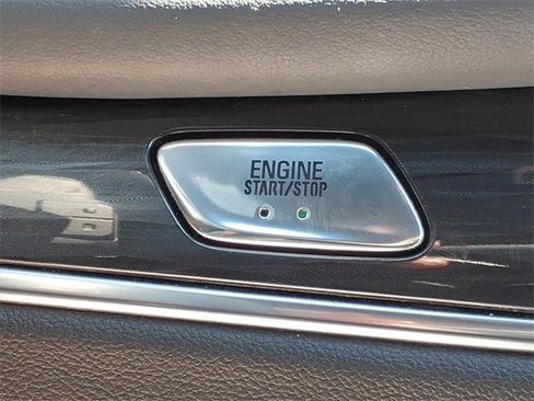 Used 2022 Buick Enclave Essence w/ Sport Touring Edition image 25