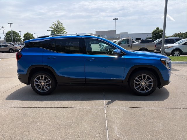 Used 2024 GMC Terrain SLT FWD image 5