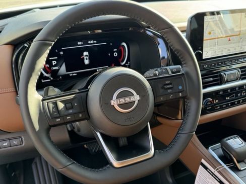 Used 2025 Nissan Pathfinder Platinum w/ Cargo Package AWD/4WD image 12