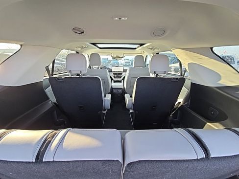 Used 2025 Ford Explorer Active w/ Active Comfort Package image 48