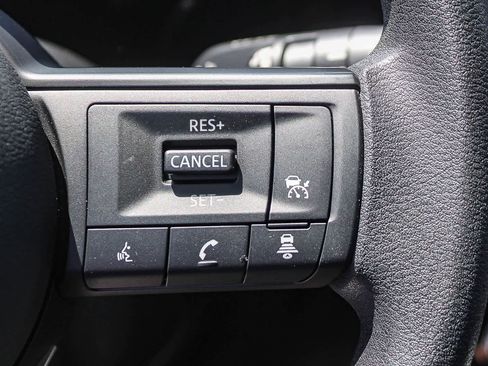 Used 2025 Nissan Kicks SV FWD image 31