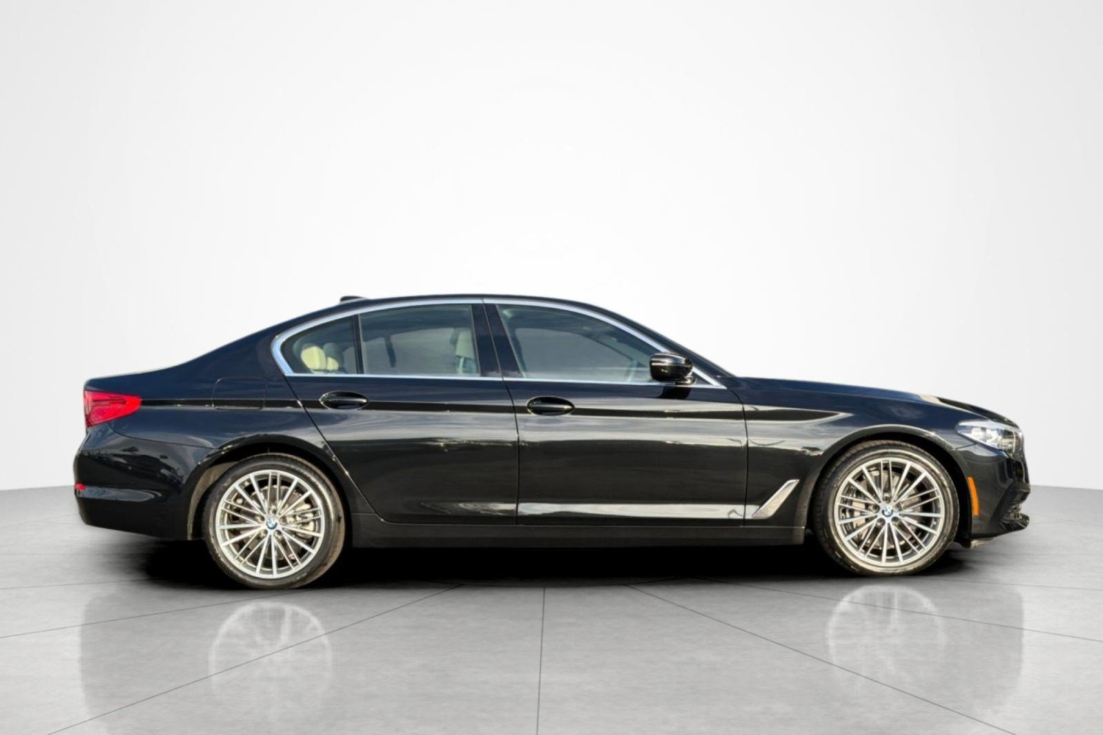 Used 2020 BMW 540i w/ Premium Package RWD image 6