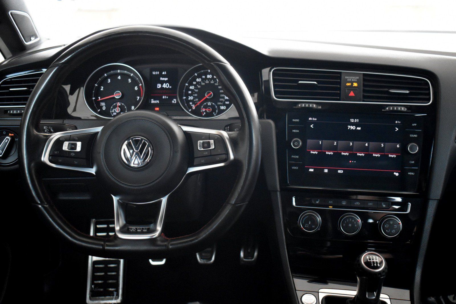 Used 2019 Volkswagen GTI SE FWD image 15