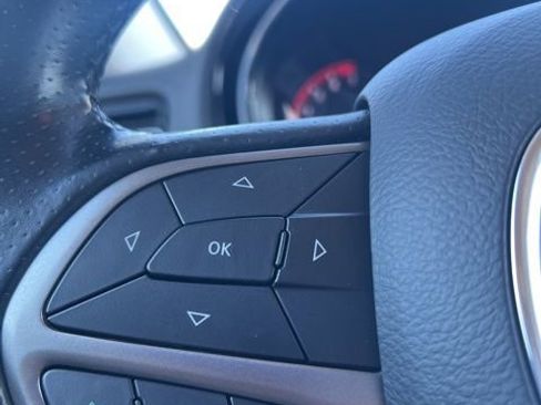 Used 2022 Dodge Durango SXT image 16