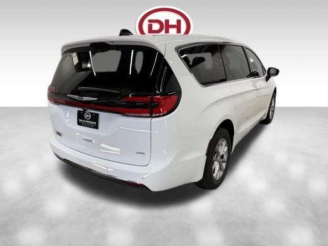 New 2026 Chrysler Pacifica Select AWD/4WD image 14
