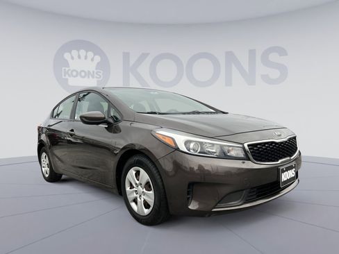 Used 2017 Kia Forte LX image 8
