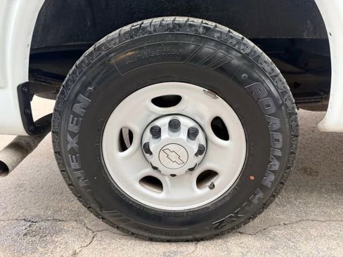 Used 2019 Chevrolet Express 2500 w/ Driver Convenience Package image 17
