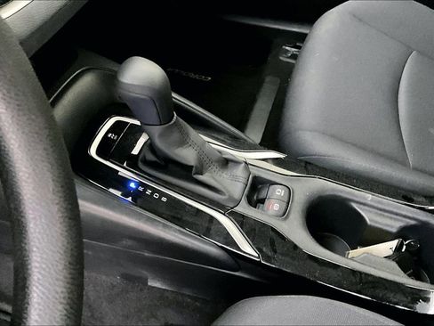 Used 2020 Toyota Corolla LE w/ LE Premium Package image 19