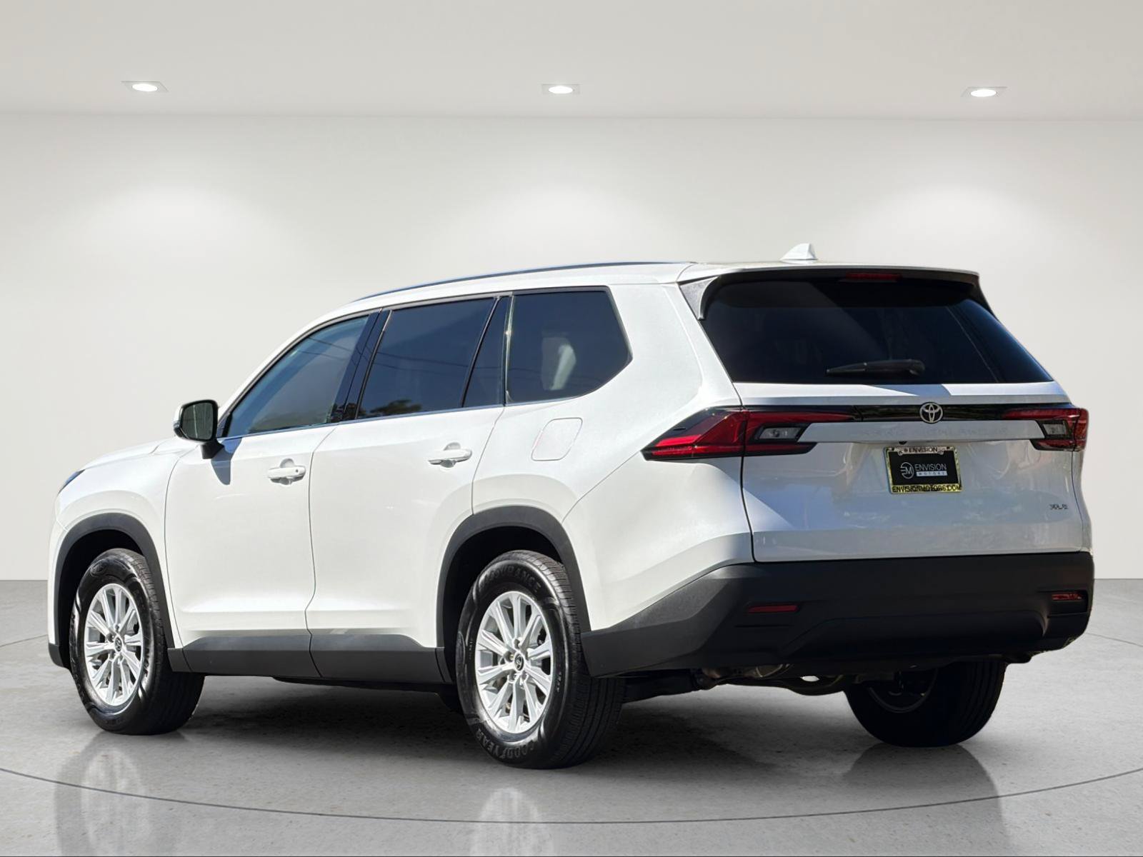 Used 2026 Toyota Grand Highlander FWD image 3