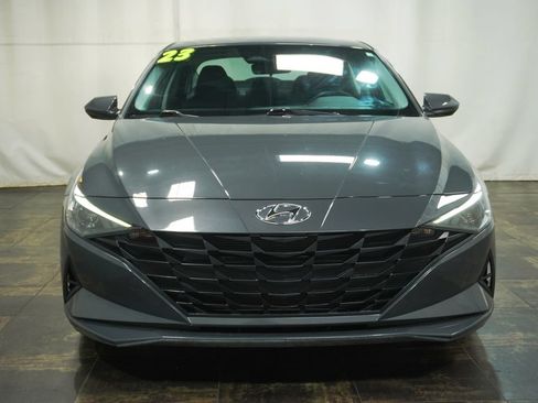 Used 2023 Hyundai Elantra SEL w/ Preferred Accessory Package FWD image 8