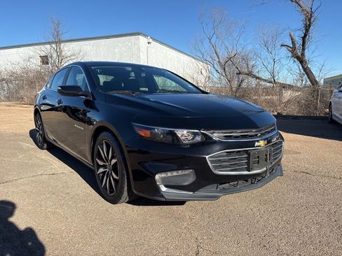 Used 2018 Chevrolet Malibu LT image 3