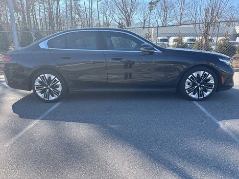 Certified 2025 BMW 530i w/ Premium Package image 11