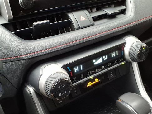 Certified 2025 Toyota RAV4 SE image 20