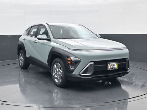New 2026 Hyundai Kona SE image 3