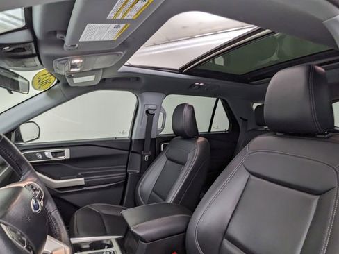 Certified 2024 Ford Edge SEL w/ Convenience Package image 3